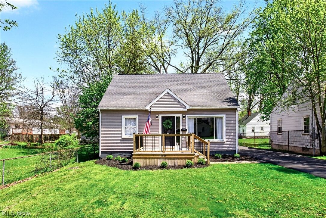Property Photo:  1424 Clemmens Avenue NW  OH 44485 