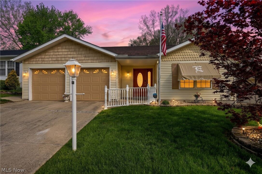 Property Photo:  923 Elizabeth Court  OH 44221 