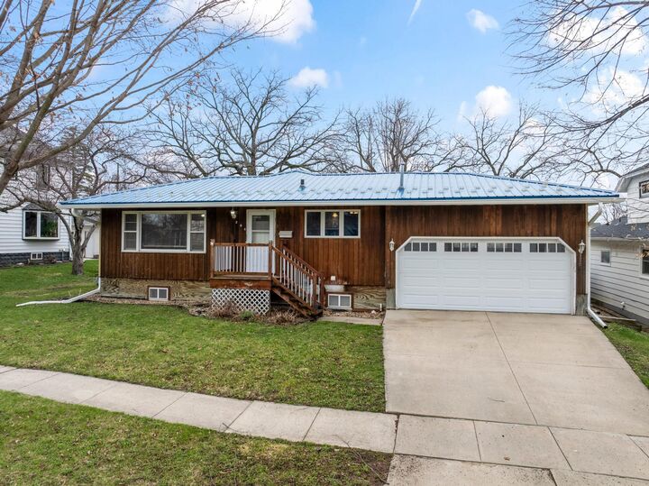 Property Photo:  206 1st Avenue NW  MN 55944 
