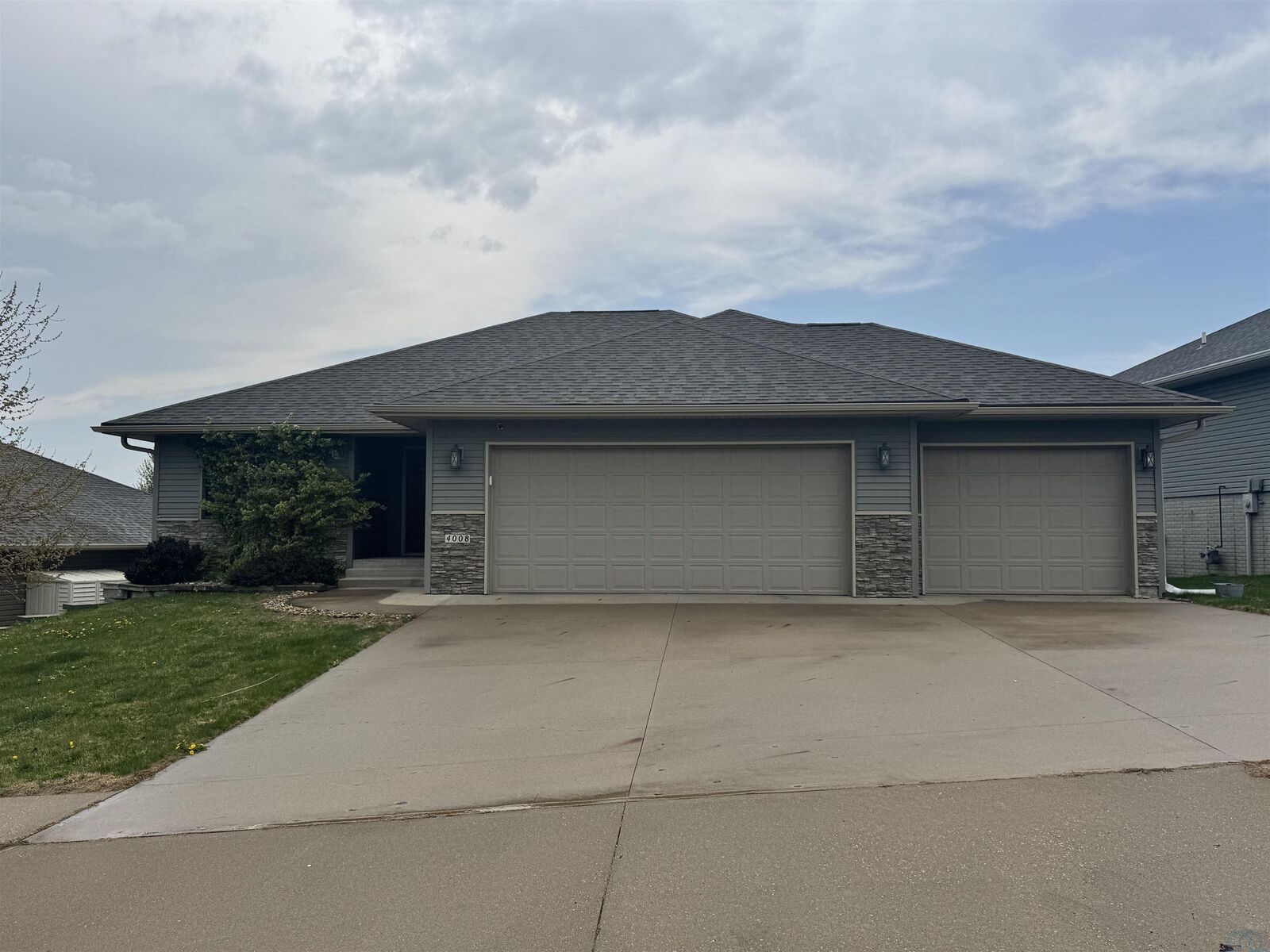 Property Photo: 4008 Normandy St IA 51103