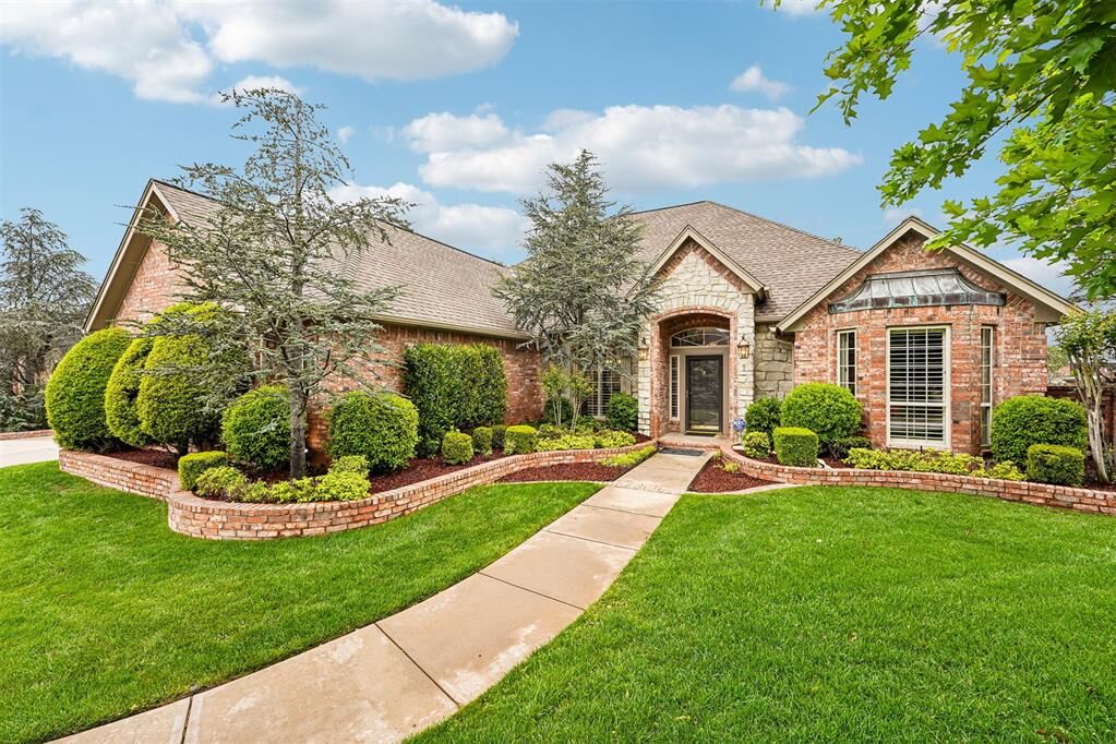 Property Photo:  3101 SW 105th Terrace  OK 73170 