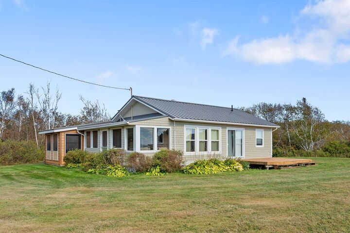 57 Hummingbird Crescent — photo 1