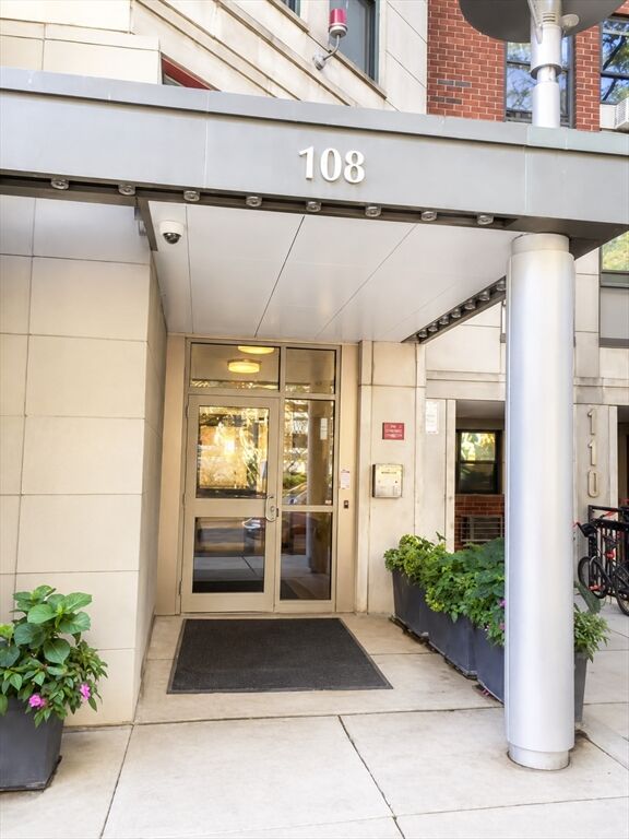 Property Photo: 108 Peterborough St 5H MA 02215