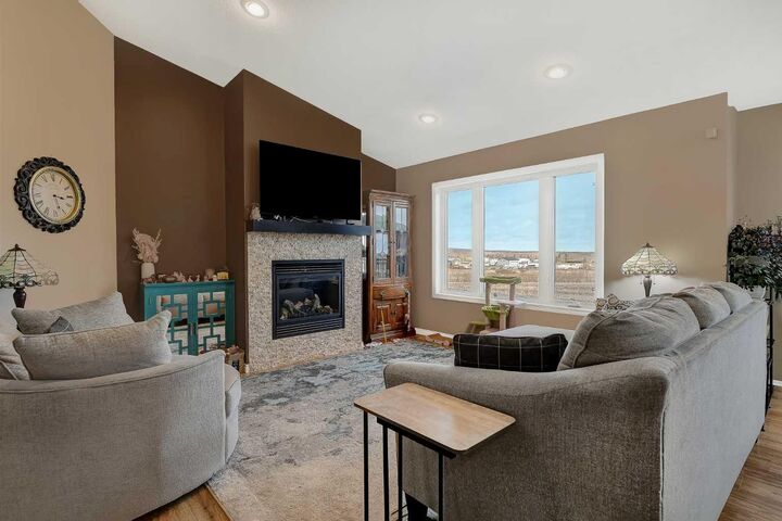 Photo de la propriété:  9312 102 Street  AB T0H 3C0 