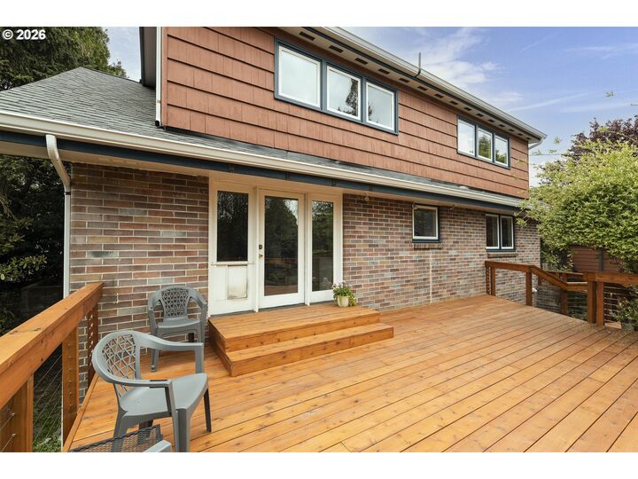 Property Photo:  540 NW 9th St  OR 97128 