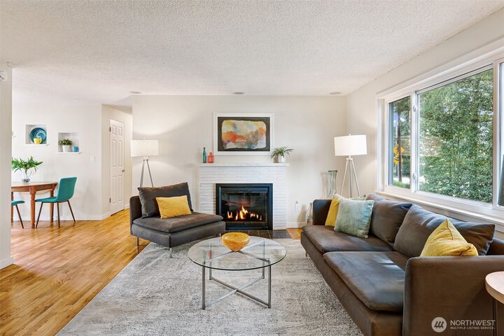 Property Photo: 8005 220th Street SW WA 98026