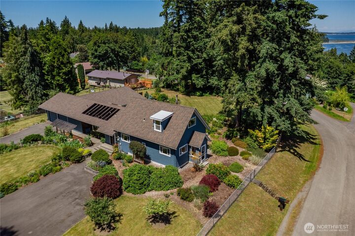 Property Photo:  121 N Maple Street  WA 98339 