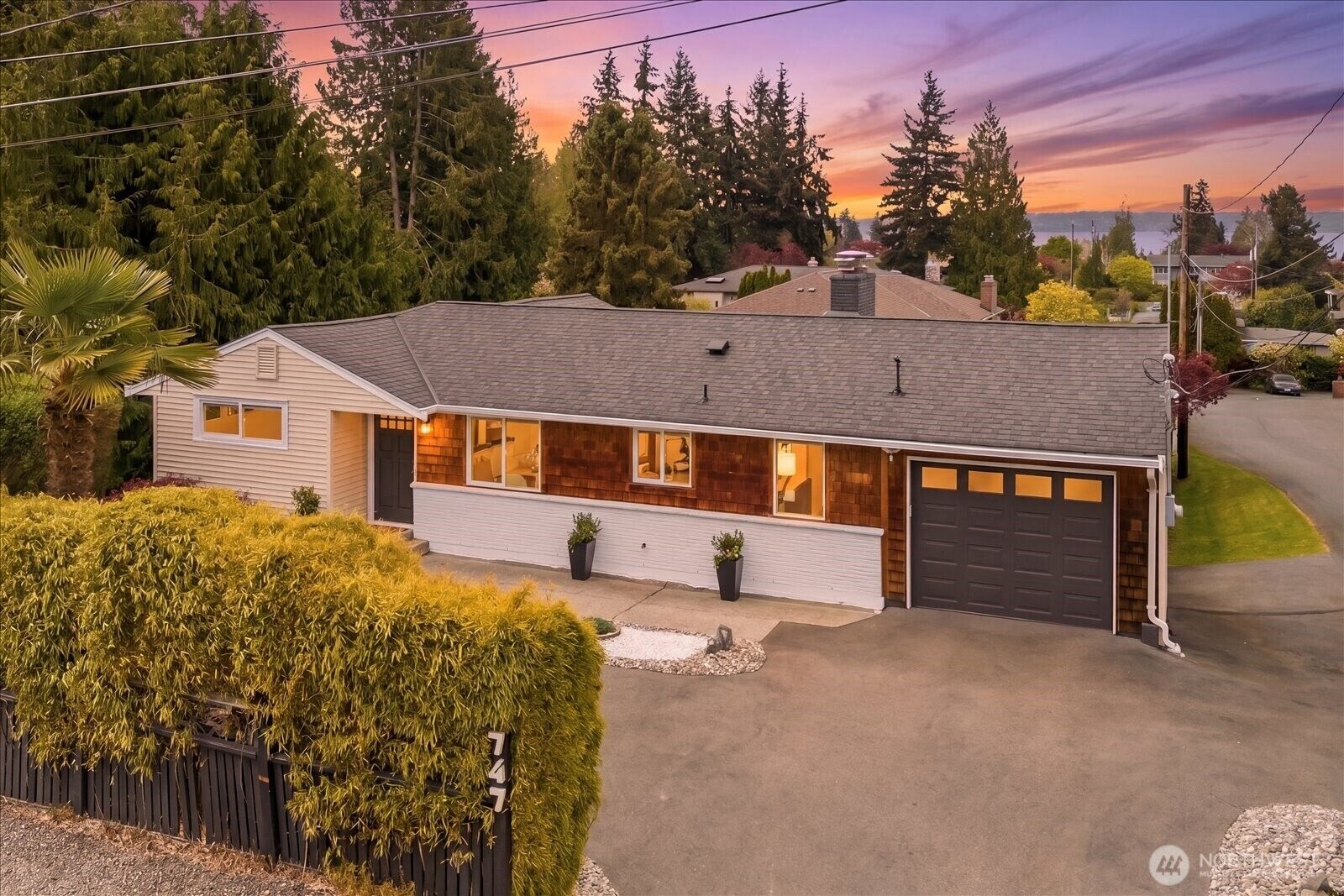 Property Photo:  747  Olympic Avenue  WA 98020 