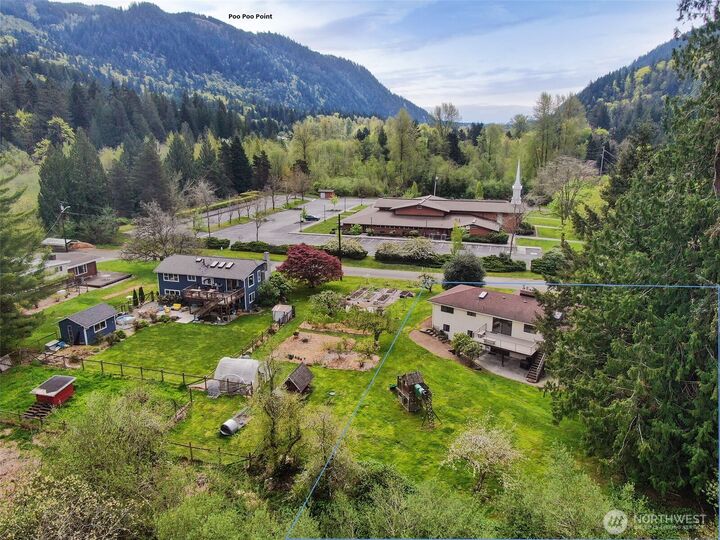 Property Photo:  620 SE Kramer Place  WA 98027 