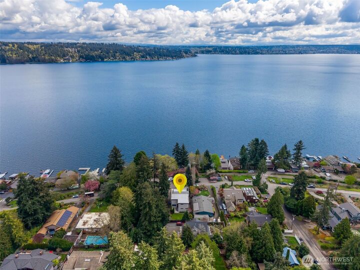 Property Photo:  9719  Lake Shore Boulevard NE  WA 98115 