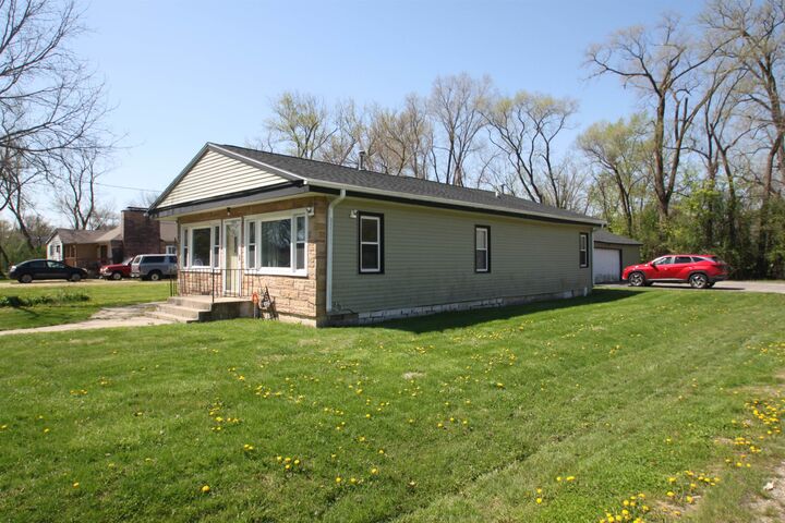 Property Photo: 1424 N Day Avenue IL 61101