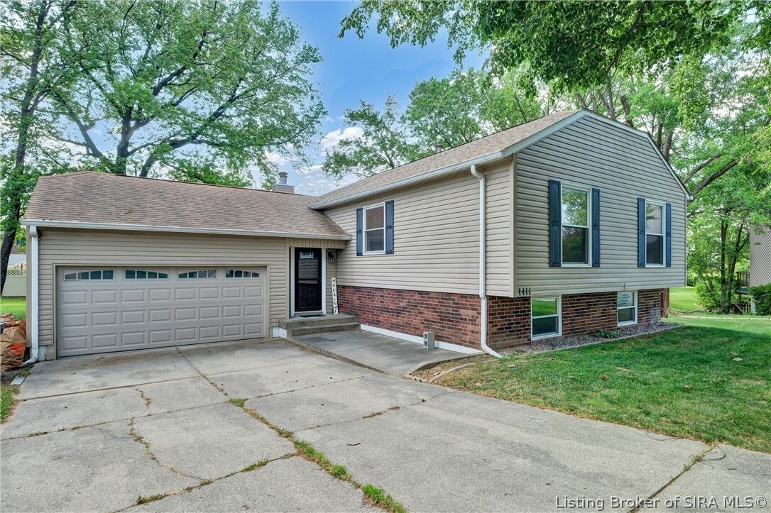 Property Photo:  1411 Blackwood Court  IN 47130 