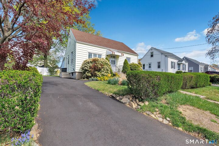 Property Photo:  510 Barnum Ter Extension  CT 06614 