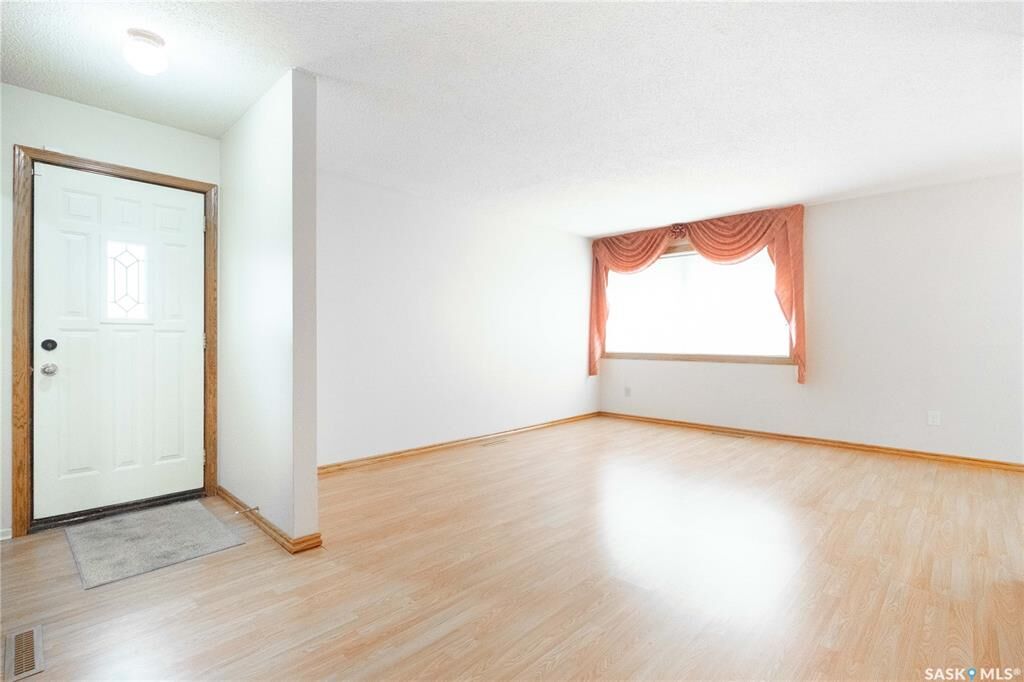 Property Photo:  4515 Castle Road  SK S4S 4W6 