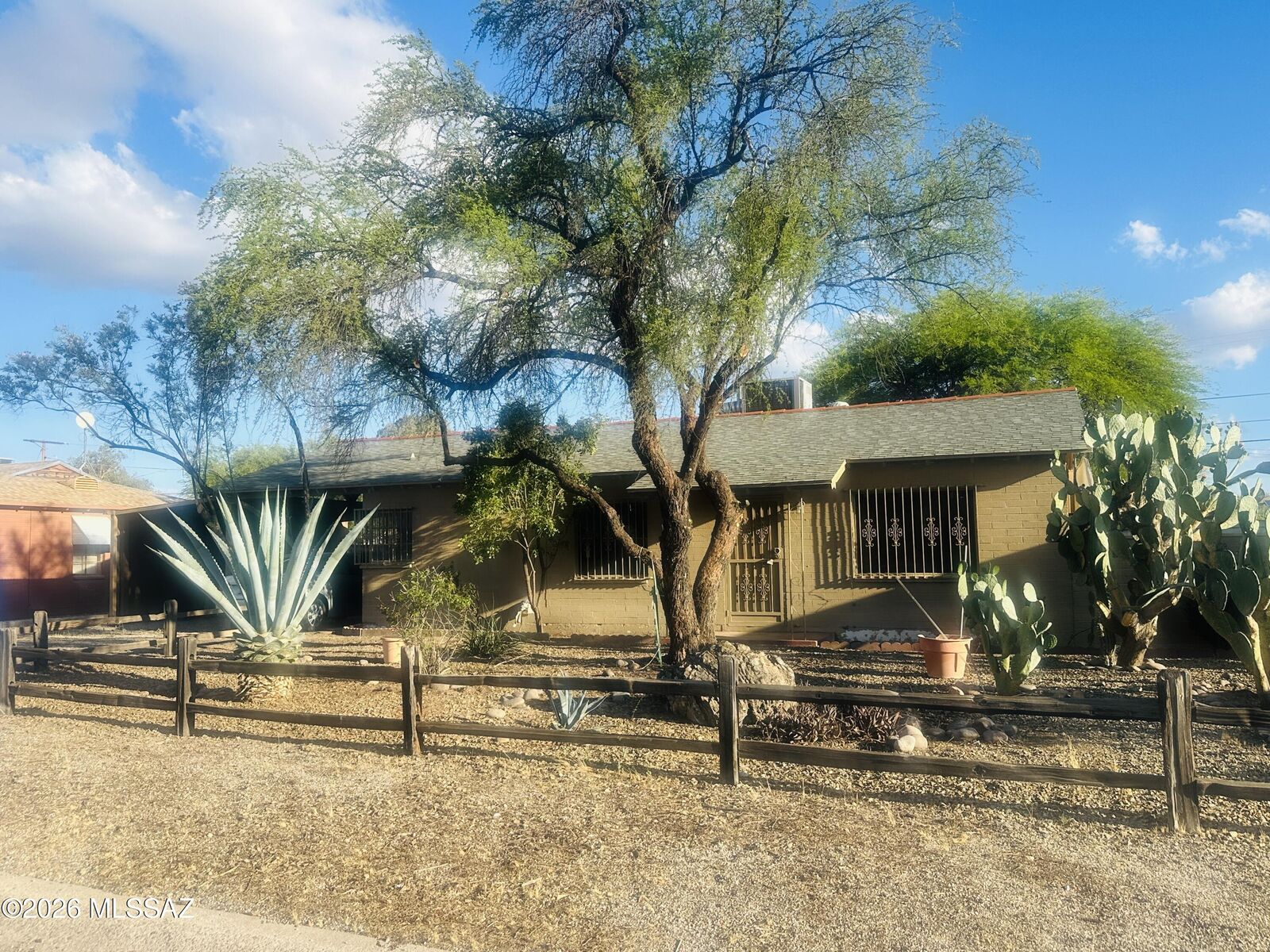 Property Photo:  5018 E 18th Street  AZ 85711 