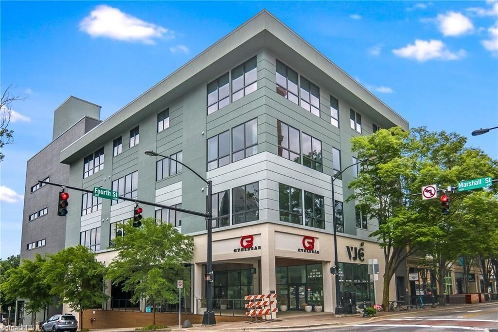 Property Photo: 400 W 4th Street 301 NC 27101