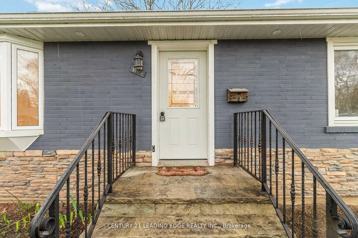 Property Photo:  623 Wickens Avenue  ON L7T 3T1 