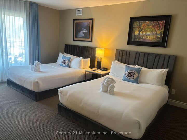 Property Photo:  9 Harbour Street E 2307  ON L9Y 5C5 