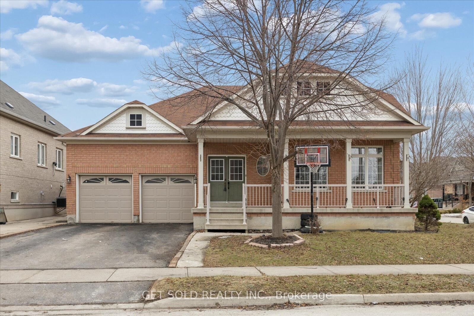 Property Photo: 16 Deerchase Road ON L6P 2L4