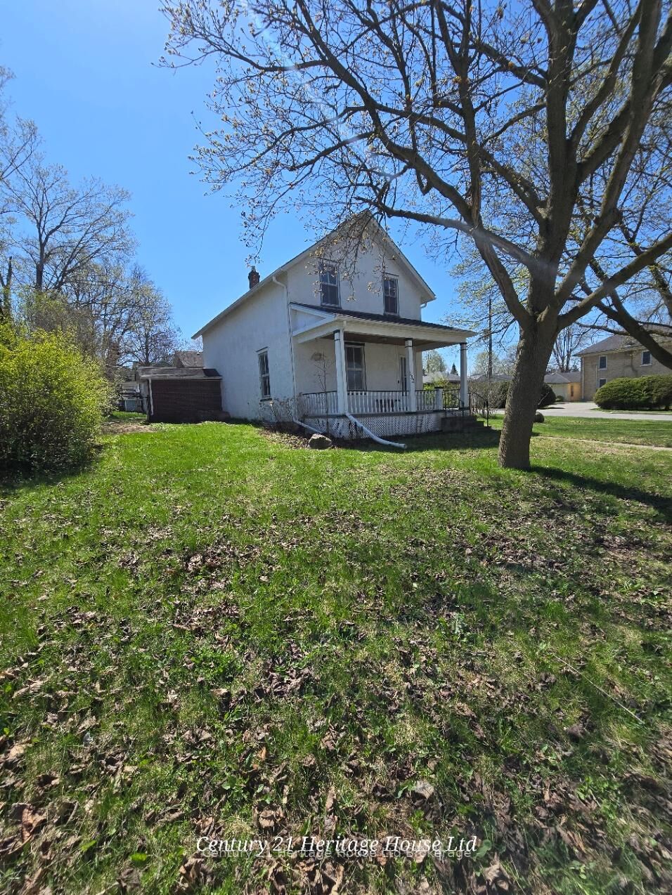 Property Photo:  152 Charles Street E  ON N5C 1K2 