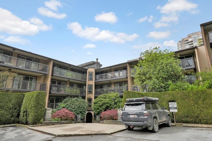 9847 Manchester Drive 304 — photo 1