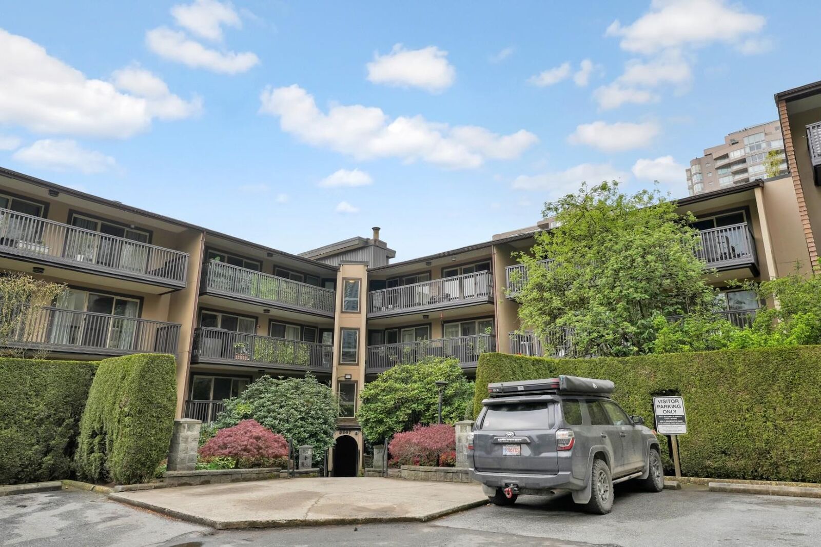 Property Photo: 9847 Manchester Drive 304 BC V3N 4P4