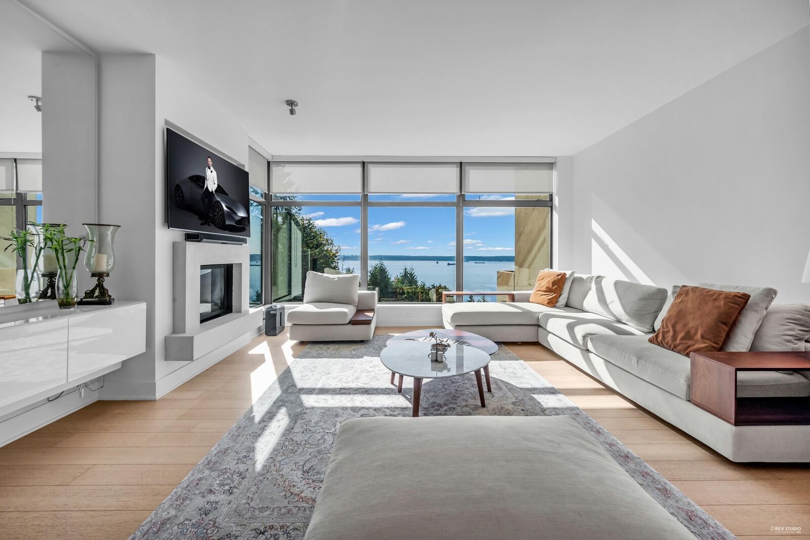 Property Photo: 3315 Cypress Place 401 BC V7S 3J7