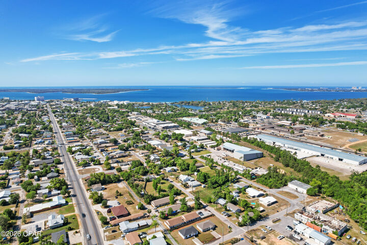 Property Photo:  225 W 13th Street  FL 32401 