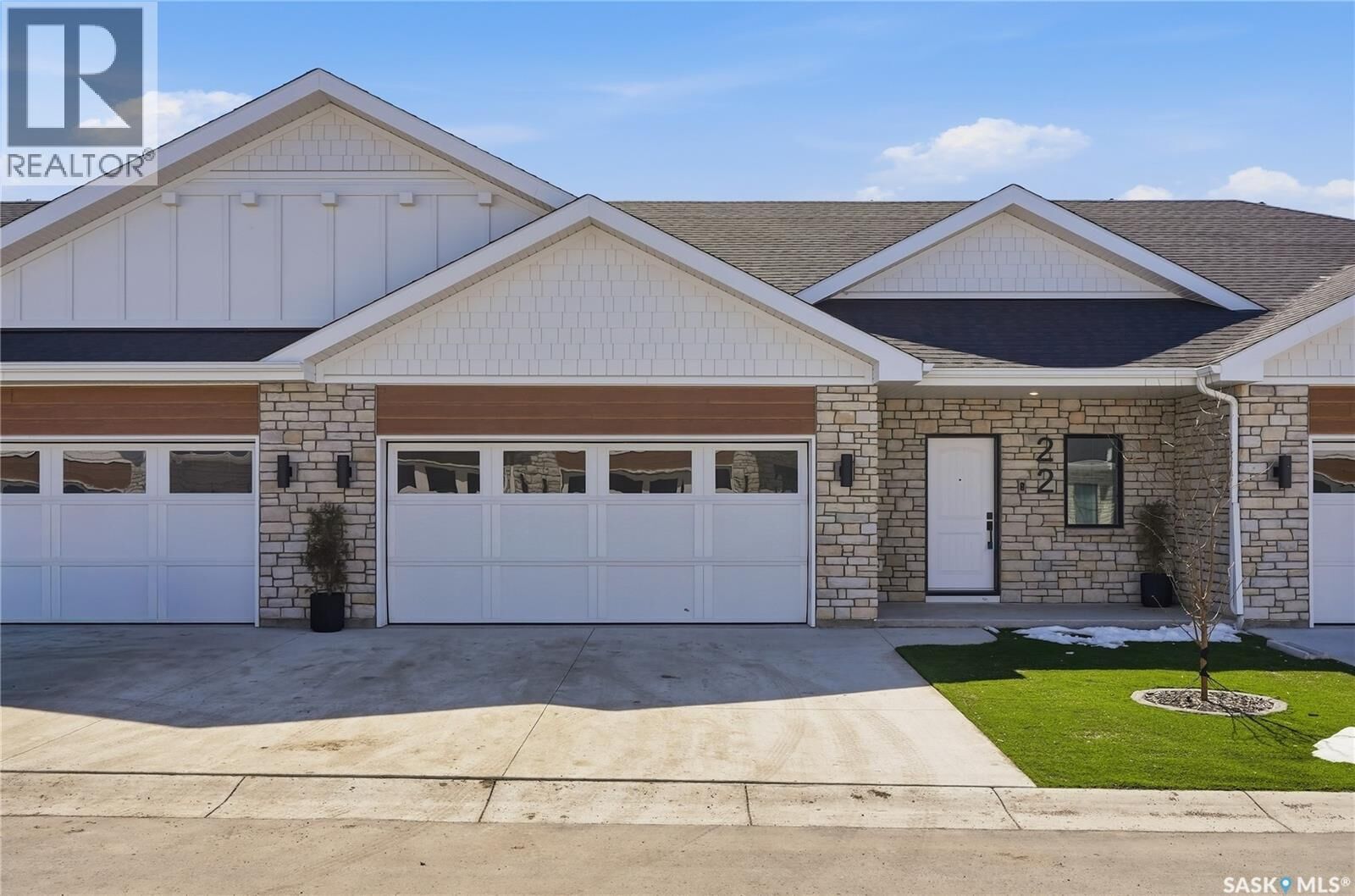 Property Photo:  22 720 Brighton Boulevard  SK S7V 1X1 