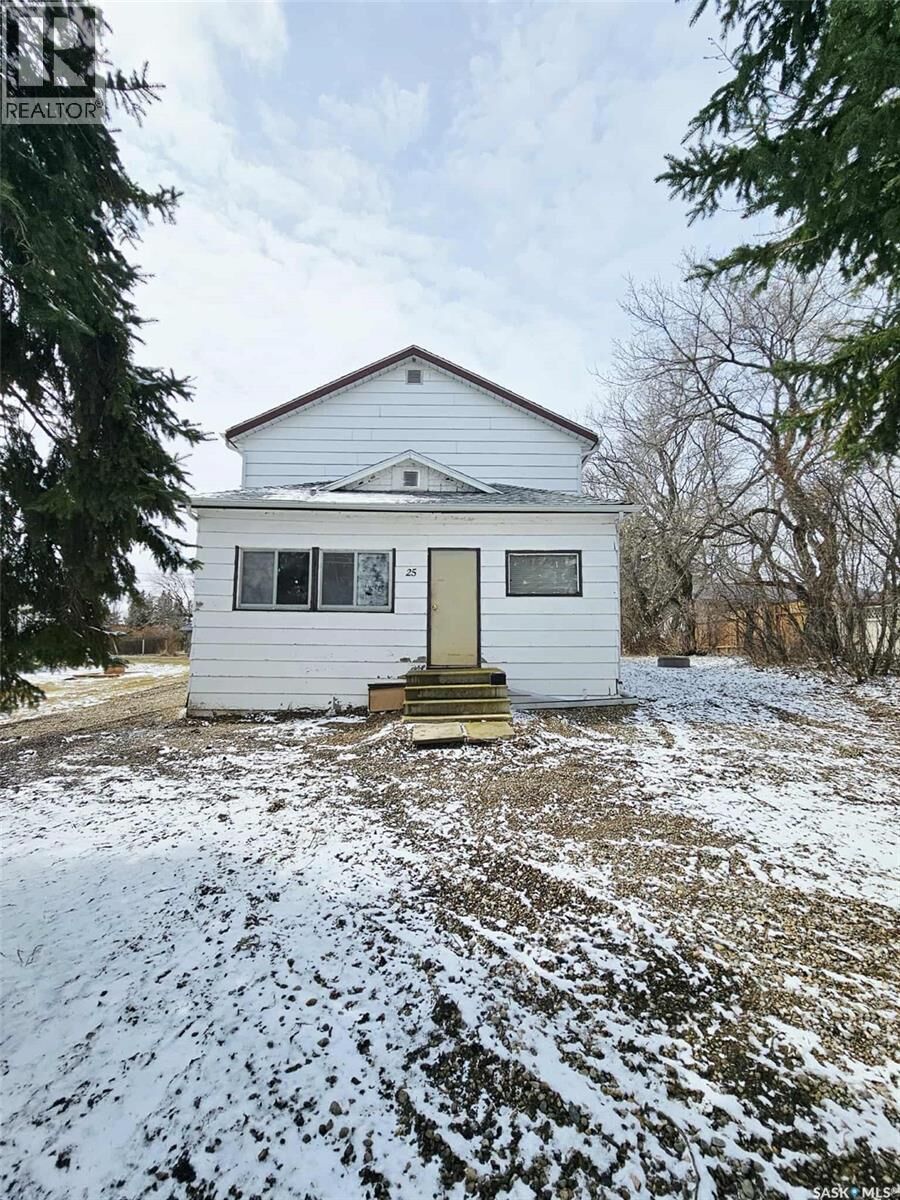 Property Photo:  25 Beck Street  SK S0A 0R0 