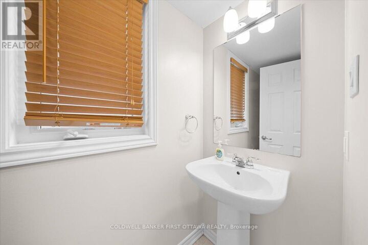 Property Photo:  355 Sweetclover Way  ON K4A 1E6 