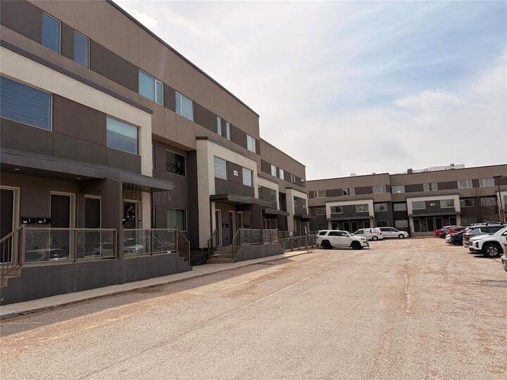 Property Photo:  1180 Chamberlain Avenue  MB R2X 1E7 