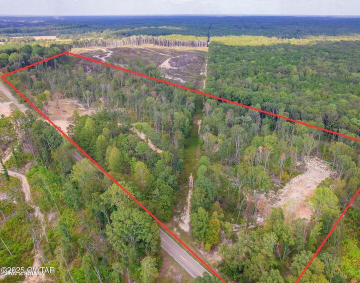 Property Photo:  225 State Route  TN 38340 