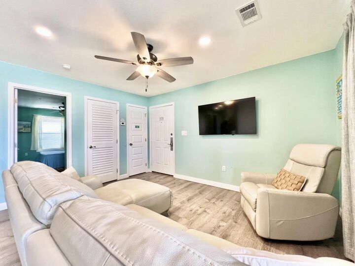 Property Photo:  1006 U.s. 98 132  FL 32541 