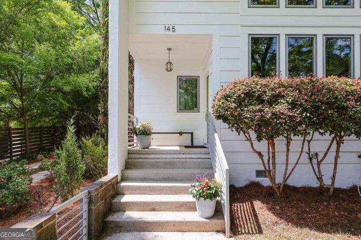 Property Photo:  145 Satula Avenue  GA 30601 