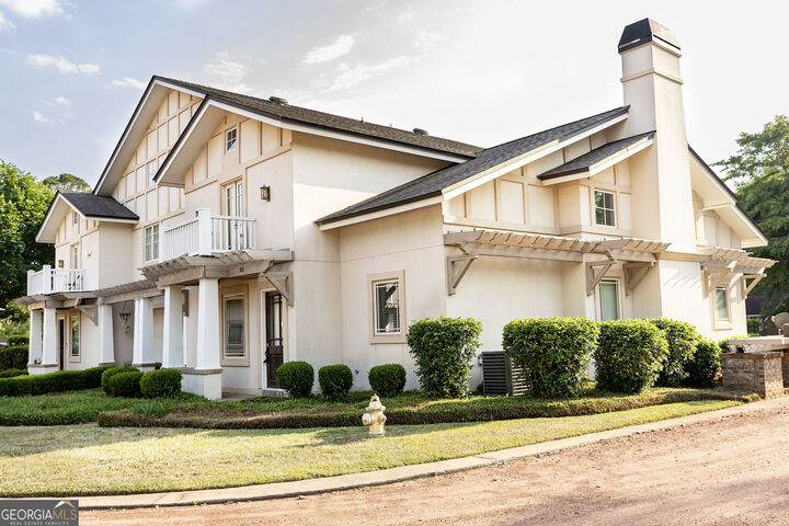 Property Photo:  102 Arbor Court  GA 31021 