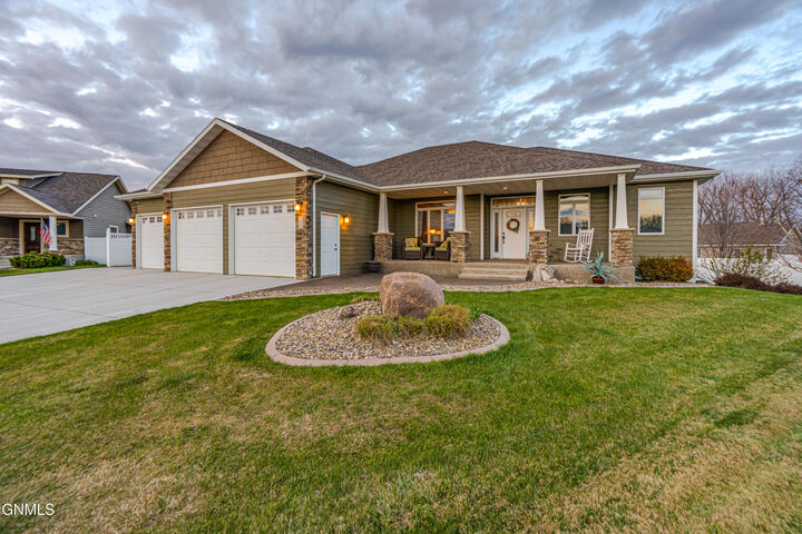 Property Photo:  120 Marietta Place  ND 58504 