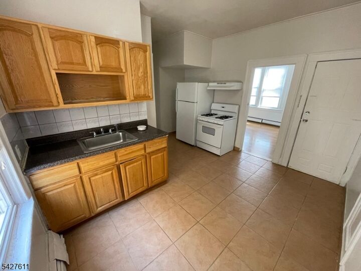 Property Photo:  1425 Lexington Pl  NJ 07208 