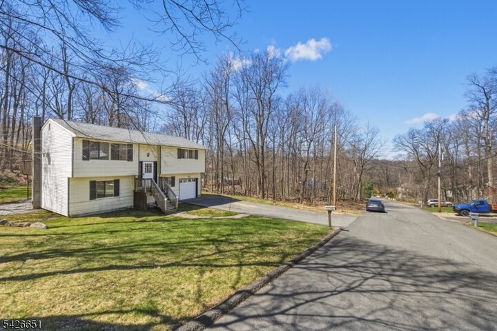 Property Photo:  15 Karen Rd  NJ 07422 