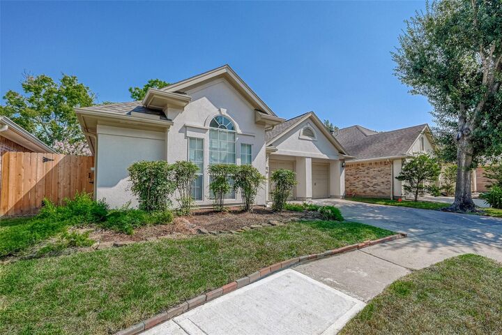 Property Photo:  1107 Parkhaven Lane  TX 77077 
