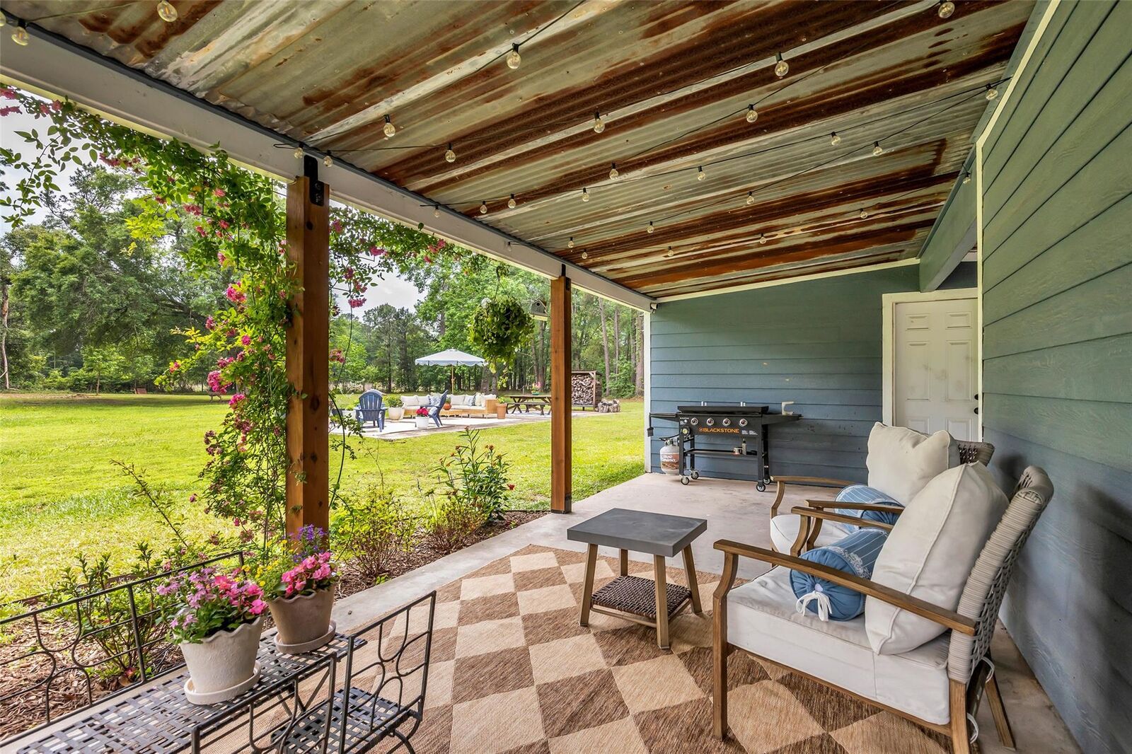 Property Photo:  261 S Oakridge Drive  TX 77328 