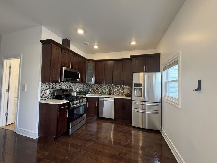 Property Photo:  232 Bowers St 1  NJ 07307 