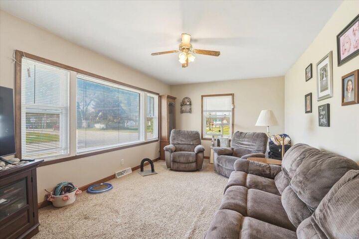 Property Photo:  621 W Charles  IA 50662 