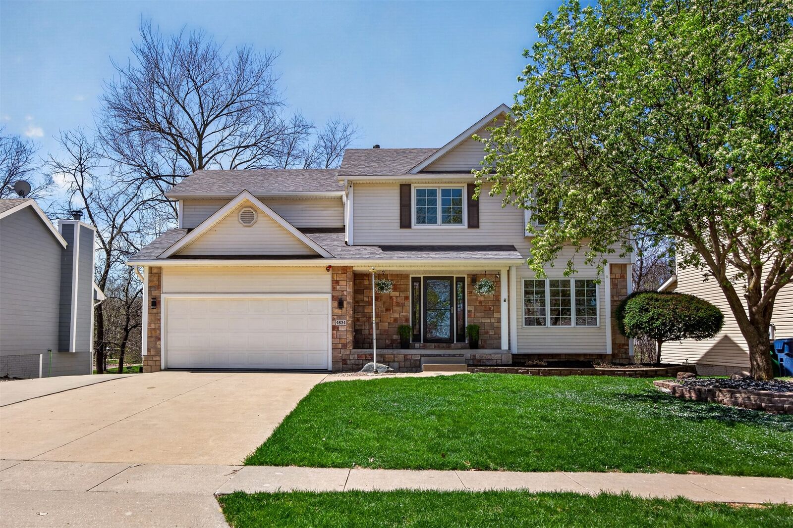 Property Photo: 4834 65th Street IA 50322