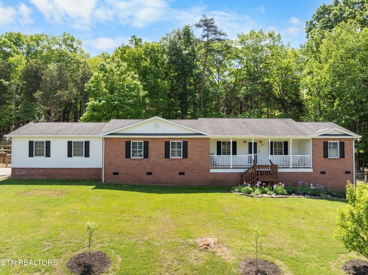 Property Photo: 8114 Thorn Grove Pike TN 37914