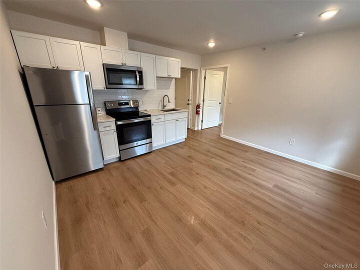 Property Photo:  185 Broadway 102  NY 12550 