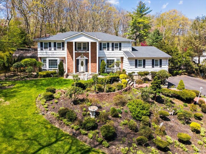 Property Photo: 7 Stepping Stone Crescent NY 11746