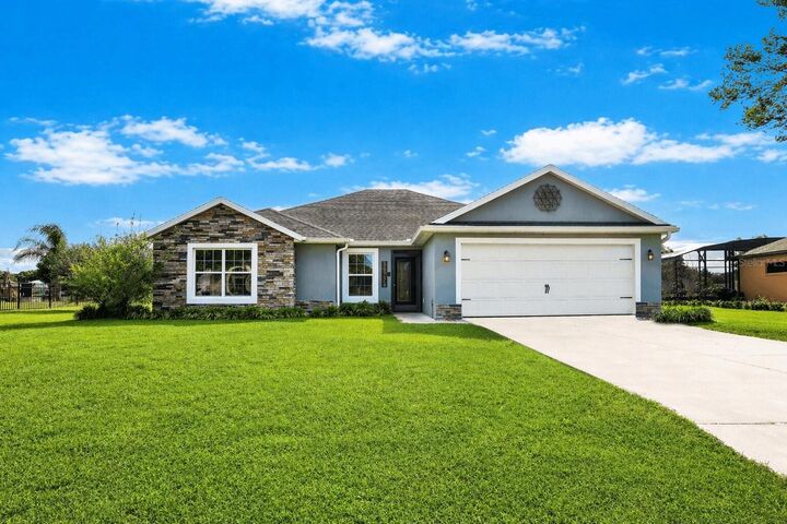 Property Photo:  36726 Alaqua Court  FL 32736 