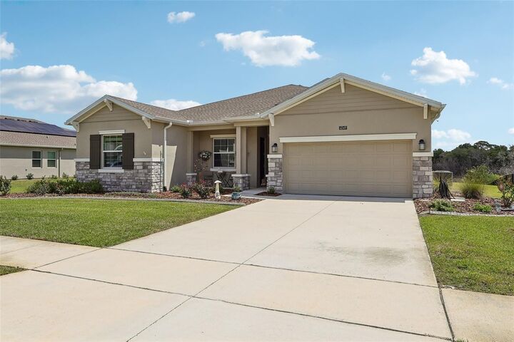 Property Photo:  6049 Claystone Way  FL 32757 