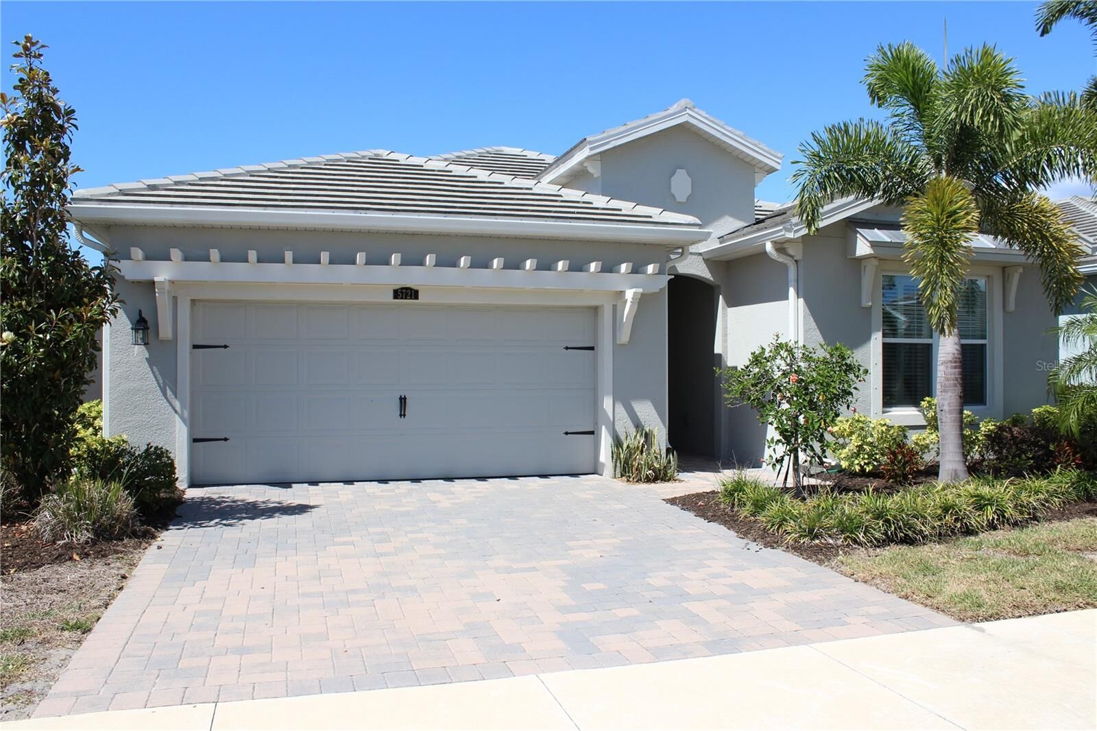 Property Photo:  5721 Long Shore Loop  FL 34238 